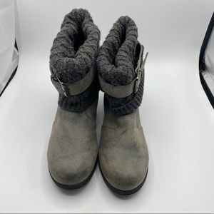 MukLuk Grey Knit Top Booties Size 9